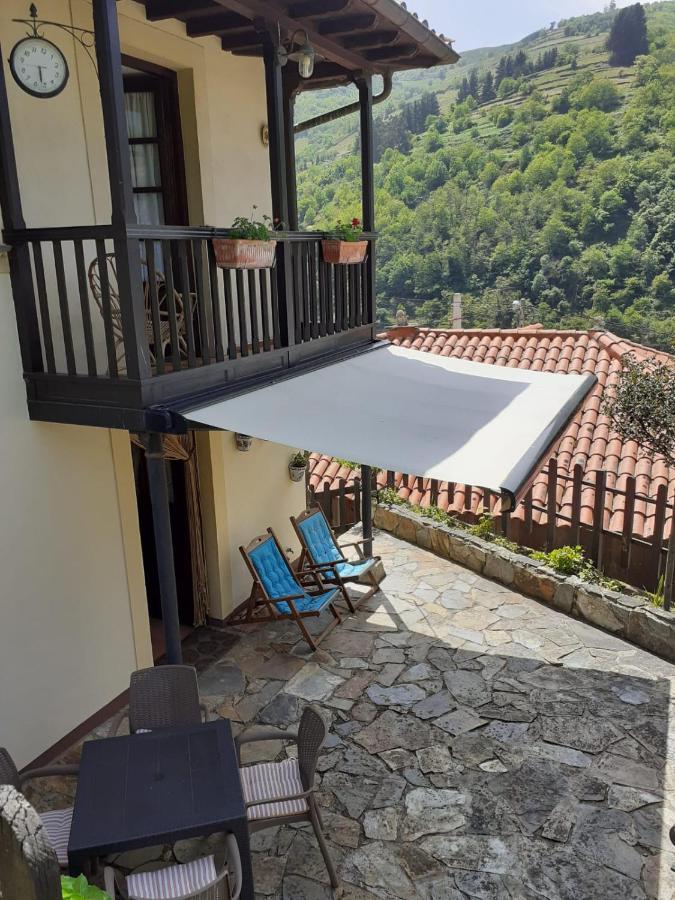칸가스 델 나르세아 La Casina De Santulaya 빌라 외부 사진