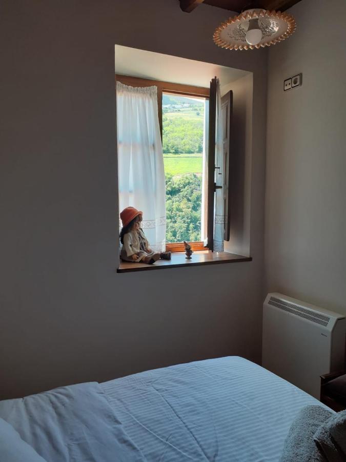 칸가스 델 나르세아 La Casina De Santulaya 빌라 외부 사진