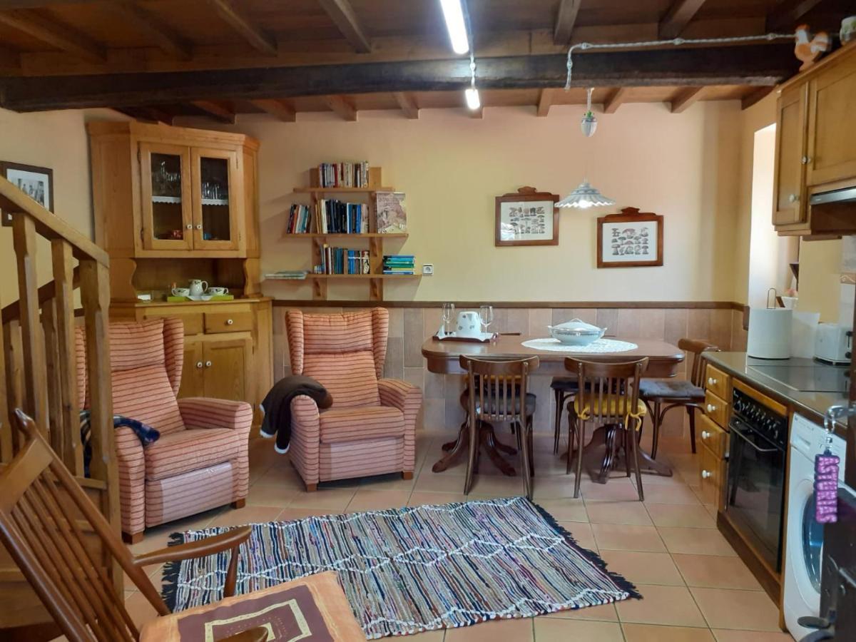 칸가스 델 나르세아 La Casina De Santulaya 빌라 외부 사진