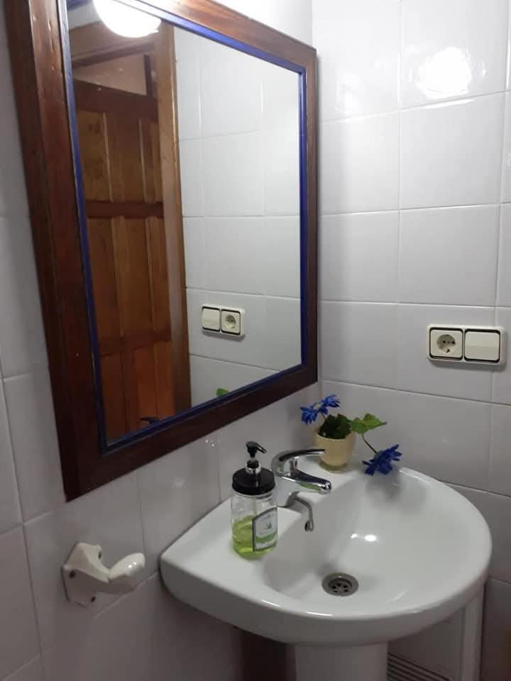 칸가스 델 나르세아 La Casina De Santulaya 빌라 외부 사진