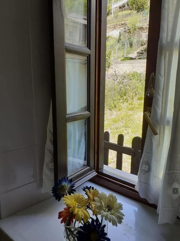 칸가스 델 나르세아 La Casina De Santulaya 빌라 외부 사진